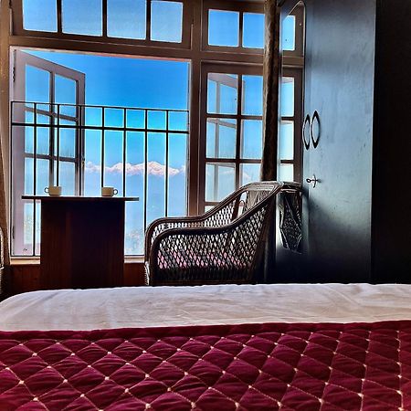 Отель Himalayan Gorkha Retreat II Free Parking Дарджилинг Экстерьер фото