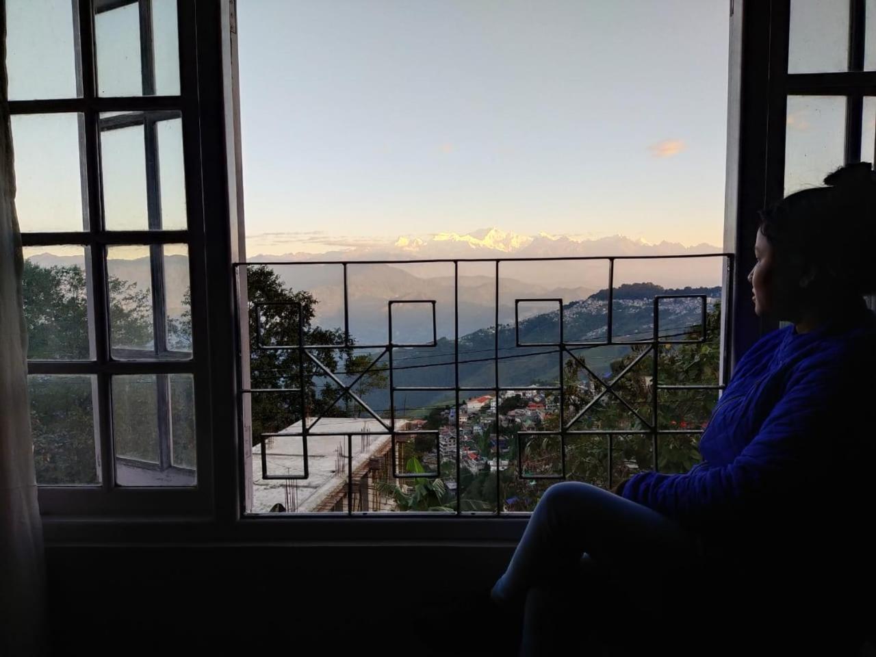 Отель Himalayan Gorkha Retreat II Free Parking Дарджилинг Экстерьер фото