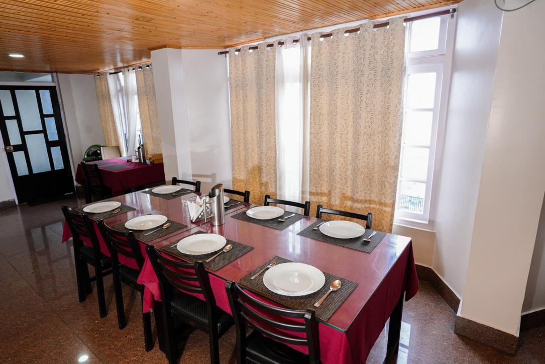 Отель Himalayan Gorkha Retreat II Free Parking Дарджилинг Экстерьер фото
