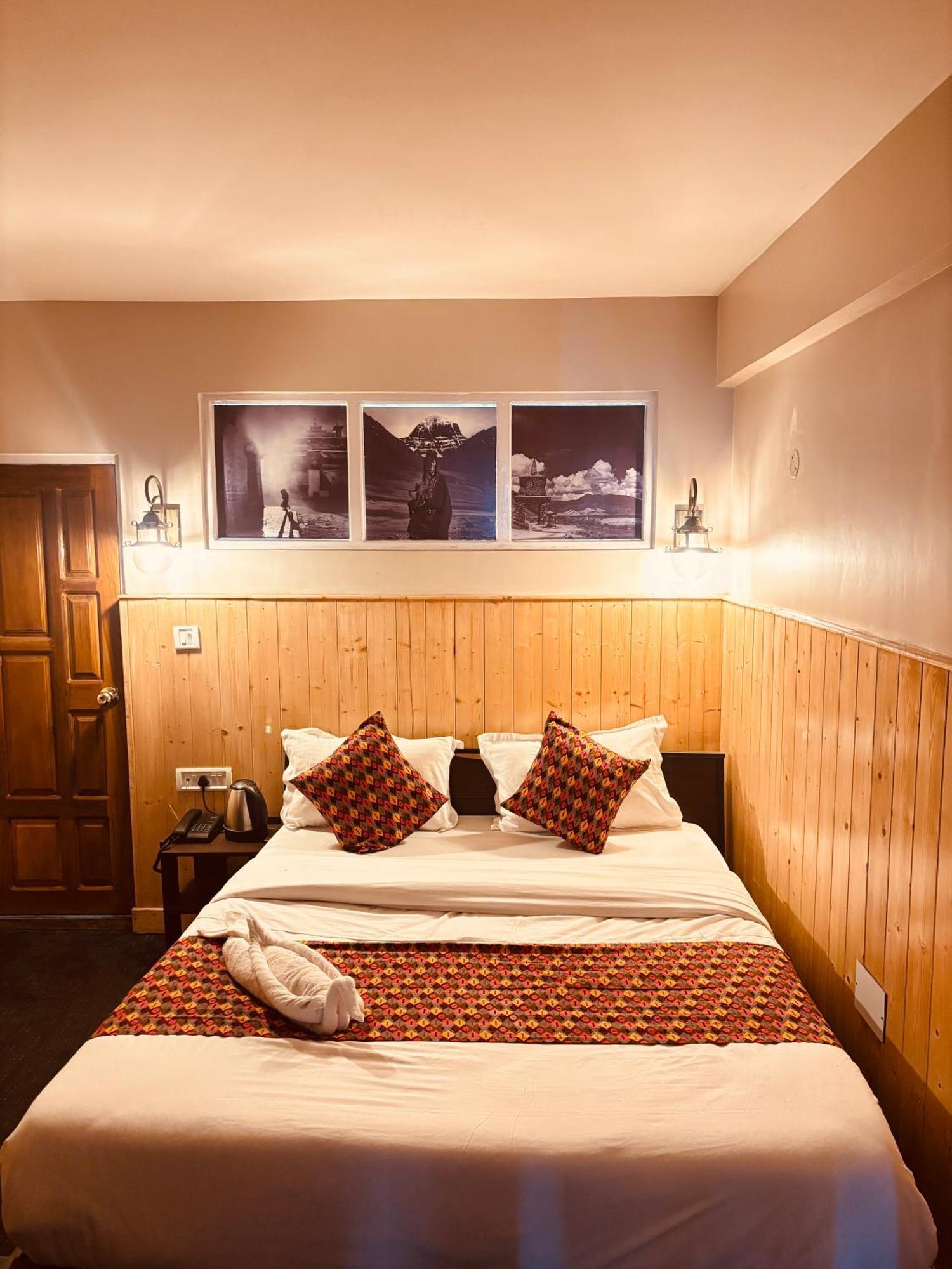 Отель Himalayan Gorkha Retreat II Free Parking Дарджилинг Экстерьер фото