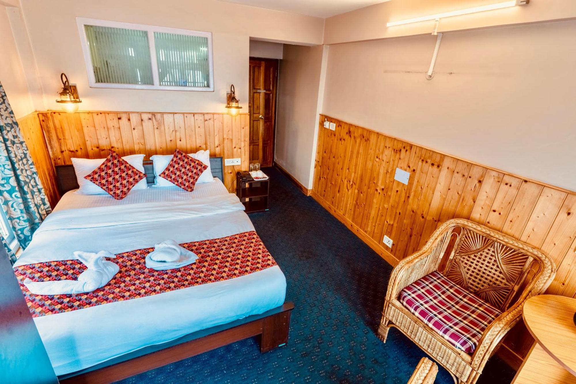 Отель Himalayan Gorkha Retreat II Free Parking Дарджилинг Экстерьер фото
