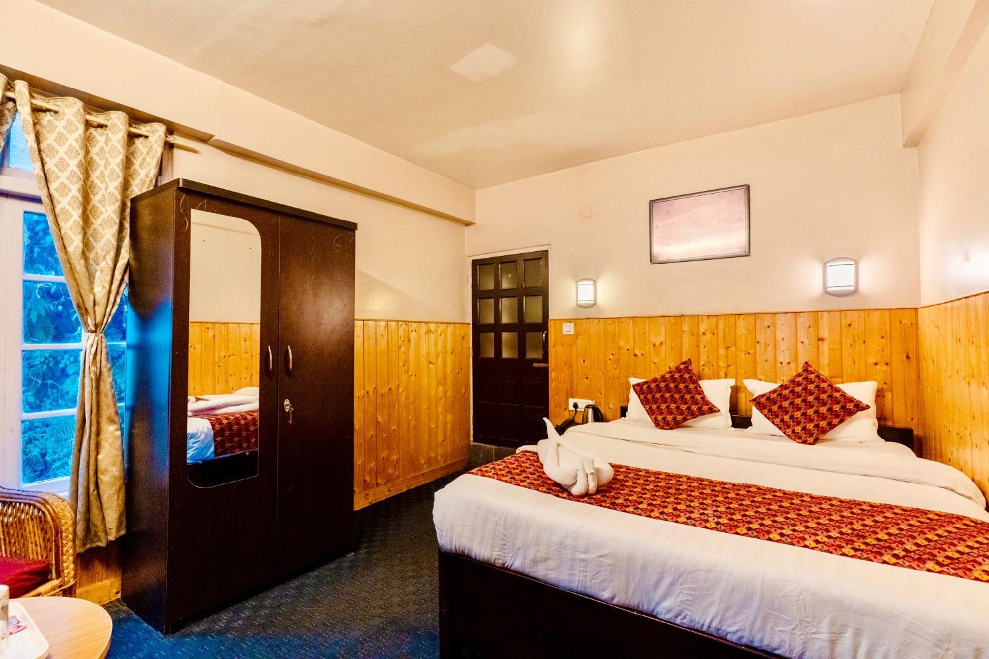 Отель Himalayan Gorkha Retreat II Free Parking Дарджилинг Экстерьер фото